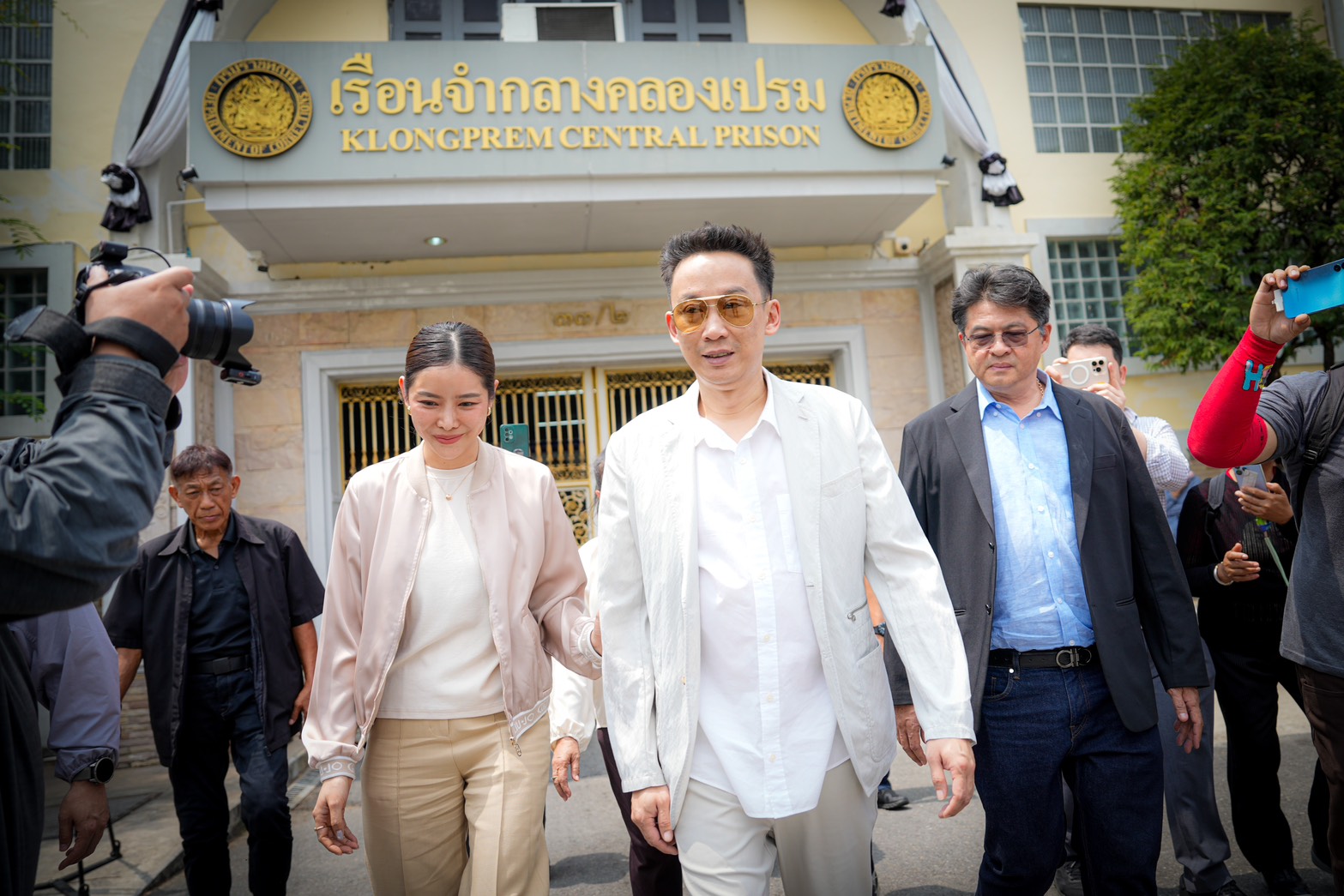 พานทองแท้ เยี่ยมทักษิณ