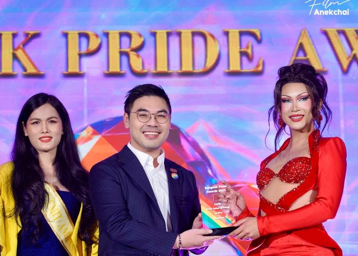'เอนกชัย' เพื่อไทย แสดงความยินดีกับ Gawdland 'แดร็กไทย' สร้างประวัติศาสตร์คว้ารางวัลชนะเลิศระดับโลกได้สำเร็จ