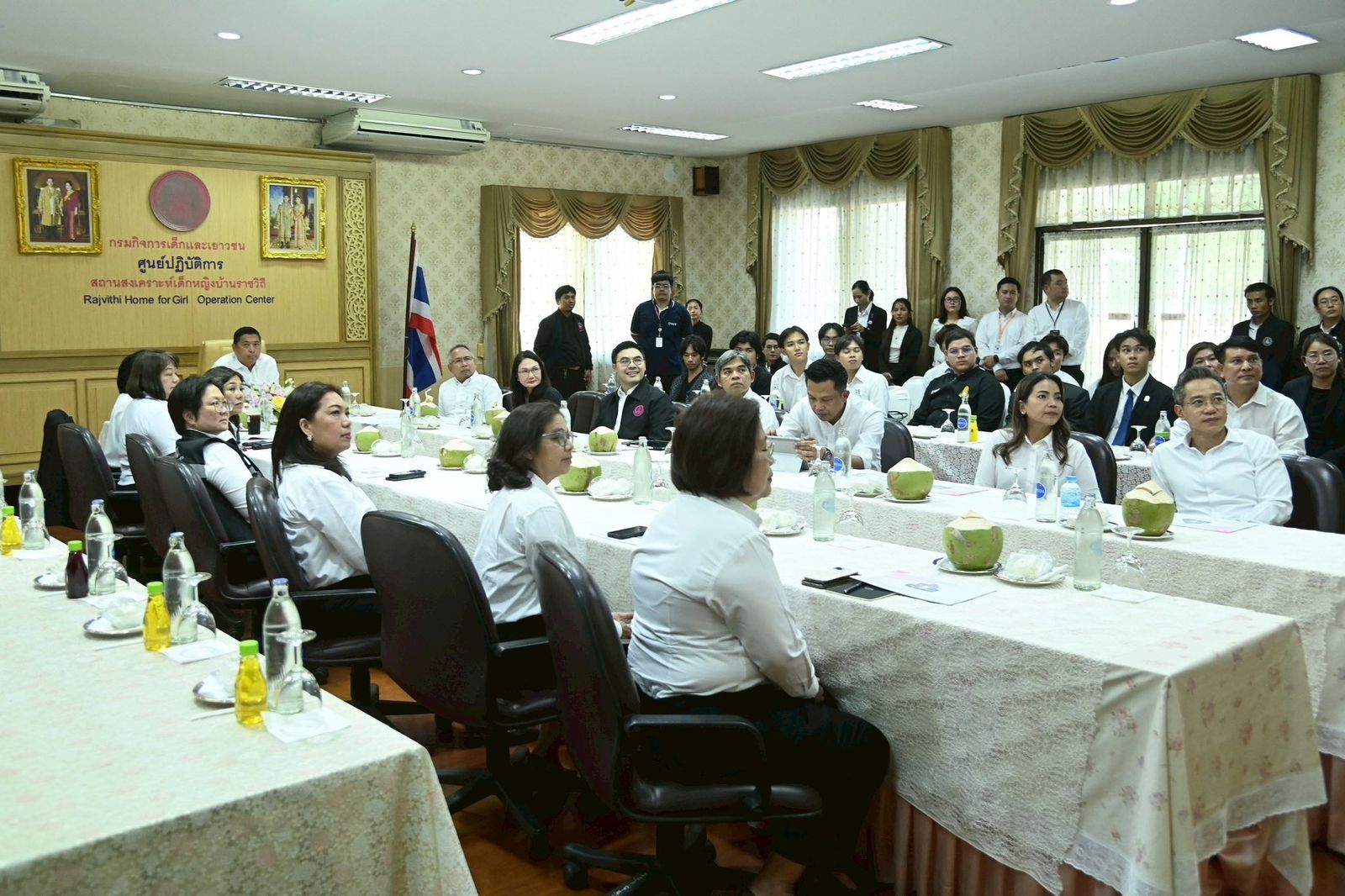 นิกร โสมกลาง รัฐมนตรีว่าการกระทรวงการพัฒนาสังคมและความมั่นคงของมนุษย์ 