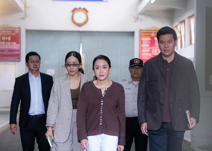 'แพทองธาร-ปิฎก-พินทองทา' เยี่ยม 'ทักษิณ' เผยทราบเรื่องได้พักโทษ และต้องติดกำไล EM ย้ำพร้อมทำตามกระบวนการทุกอย่าง