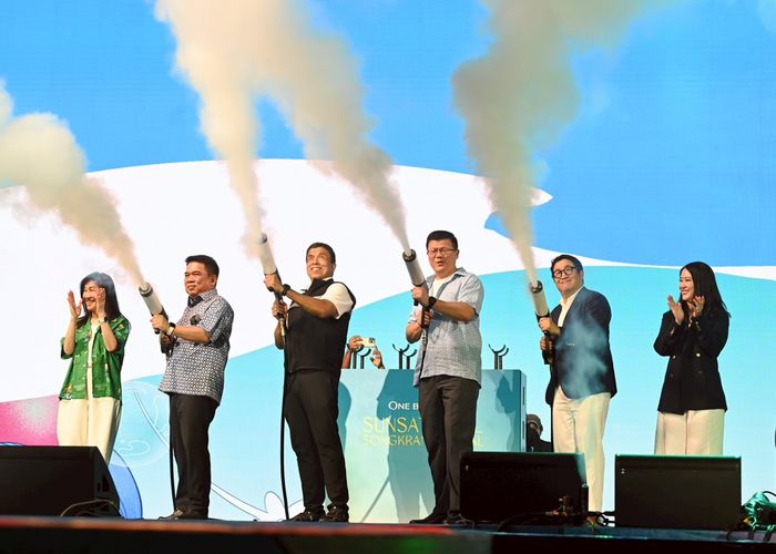 กทม. ร่วมเปิดงาน "One Bangkok Sunsational Songkran Festival 2026" สาดสุข ปลุกจังหวะชีวิตให้เบ่งบาน