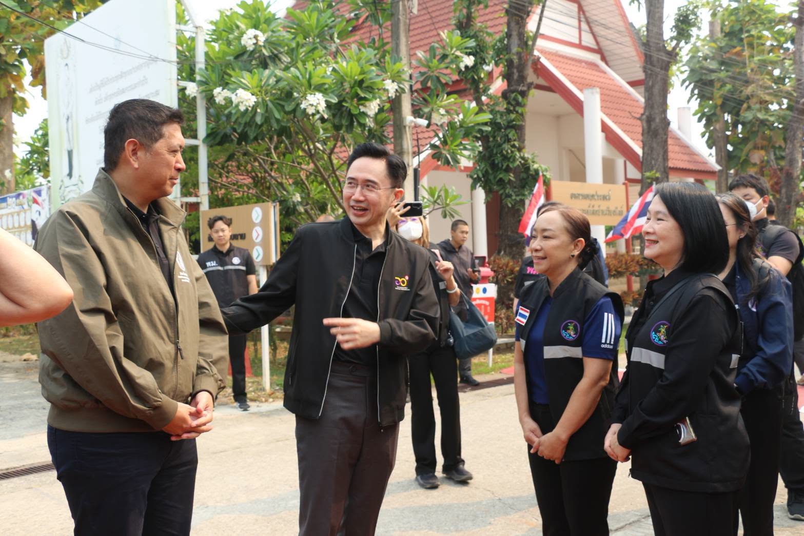 ยศชนัน 2.png