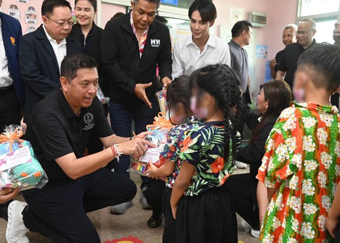 'นิกร' รมว.พม. ลงพื้นที่บ้านพักเด็กและครอบครัว และ สถานคุ้มครองคนไร้ที่พึ่งบ้านเมตตา ติดตามการทำงาน พม.