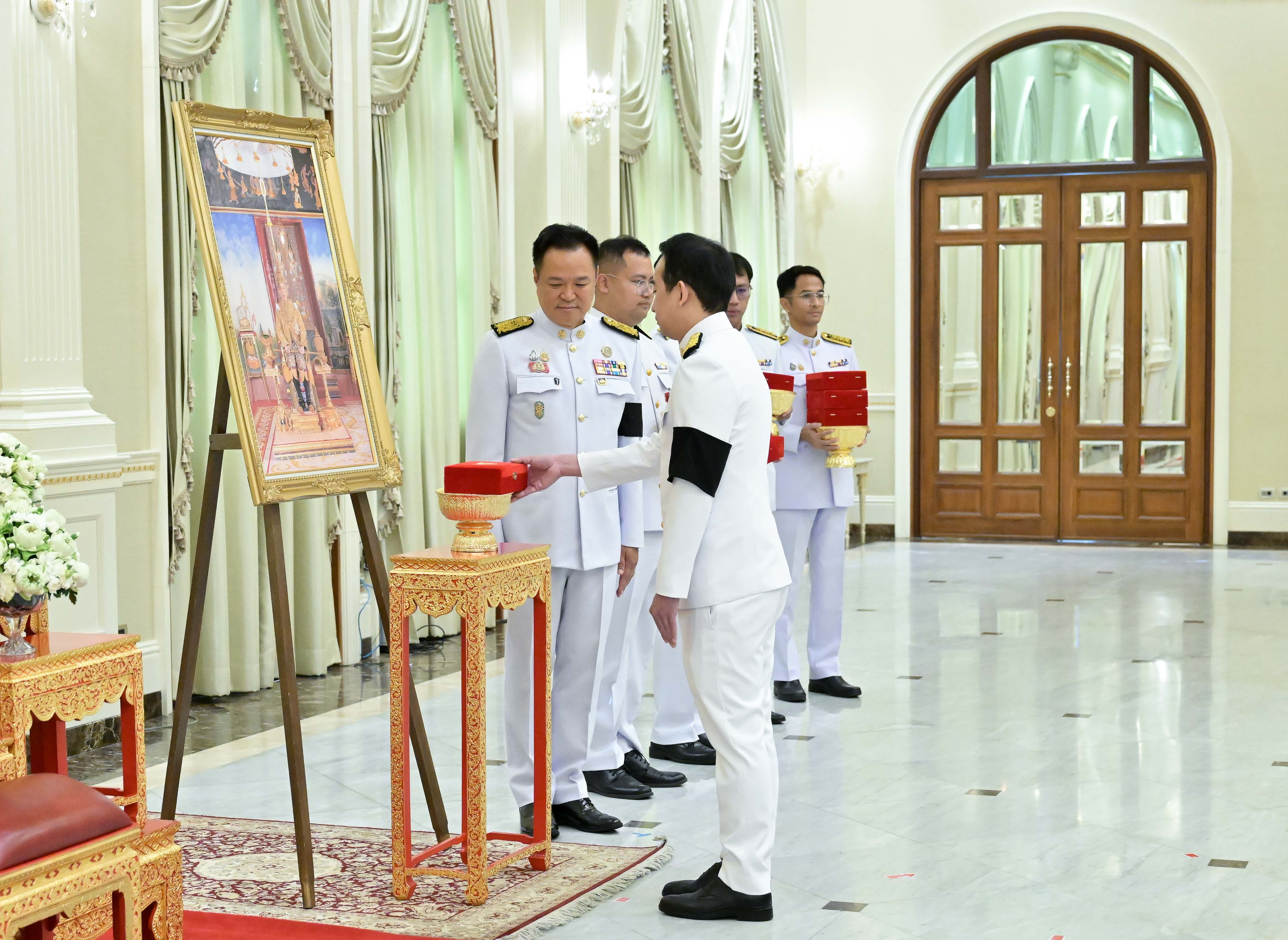พิธีรับพระราชทานเครื่องราชอิสริยาภรณ์