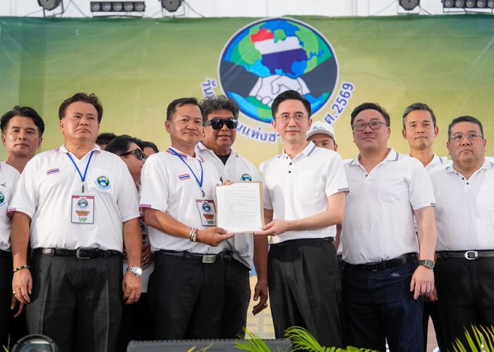 ‘ยศชนัน’ เปิดงานวันแรงงานแห่งชาติ รับ 8 ข้อเรียกร้อง ย้ำ รัฐบาลตั้งเป้าสร้างเศรษฐกิจงานดี ใน 4 ปี ด้าน ‘จุลพันธ์’ วาง 5 ยุทธศาสตร์ ยกระดับแรงงานทุกกลุ่ม