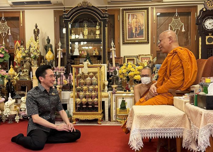 'ยศชนัน' กราบนมัสการเจ้าประคุณสมเด็จพระมหาวีรวงศ์ สนทนาการนำ 'ภูมิปัญญาไทยดั้งเดิม' มาต่อยอดด้วยเทคโนโลยี