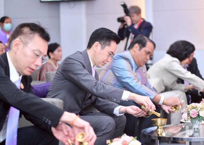 อว. จัดพิธีทำบุญตักบาตรเนื่องใน 'วันคล้ายวันสถาปนากระทรวง อว.' ครบรอบ 7 ปี พร้อมยกย่อง 'คนดีศรี อว.' 24 บุคลากรต้นแบบ