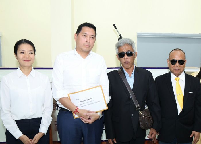'นิกร' รมว.พม. นำทีม ลุยเคหะร่มเกล้า รับข้อเสนอ 5 ข้อจากสมาคมคนตาบอด เร่งแก้ปัญหาตรงจุด ยกระดับชุมชนน่าอยู่
