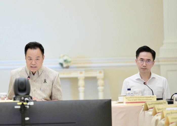 สวนดุสิตโพลเผยภาพรวมดัชนีการเมืองไทย เม.ย.คะแนนเฉลี่ยลดลงจาก มี.ค. ‘อนุทิน’ นักการเมืองโดดเด่นฝ่ายรัฐบาล ตามด้วย 'ยศชนัน'