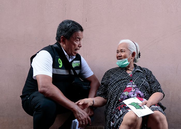 'ชัชชาติ เบอร์ 9' หาเสียงชุมชนเขตบางกอกน้อย ชูแผนส่งเสริมเศรษฐกิจชุมชน 'บ้านบุ' ย้ำ 'ประชาชนต้องการผู้ว่าฯ เดินดิน ไม่ใช่เทวดา'
