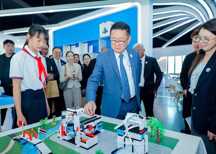 รมว.ประเสริฐ เล็งดึงโมเดล Smart Campus อัปเกรดโรงเรียนไทย ชู AI ดูแลความปลอดภัย-ปั้นนวัตกรจิ๋ว