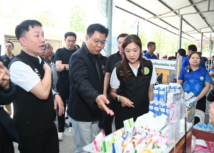 รมช.ปิยะรัฐชย์ ลงพื้นที่สหกรณ์โคนมแม่ออน ติดตามแก้ไขปัญหาน้ำนมดิบล้นตลาด มุ่งพัฒนาจุดเด่น ขยายตลาดผู้บริโภค