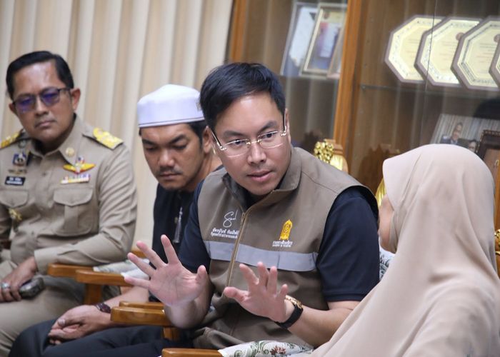 'อัครนันท์' รมช.ศธ. ลงพื้นที่ปัตตานี เร่งเยียวยาครอบครัว ‘ครูฟาตีเม๊าะ’ ย้ำดูแลครูชายแดนใต้เต็มกำลัง