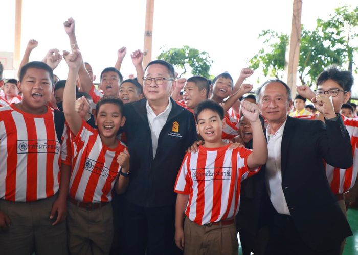 'ประเสริฐ' รมว.ศธ. ให้กำลังใจนักเรียนโรงเรียนราชสีมาวิทยาลัยแข่งโอลิมปิกวิชาการ มอบทุนวงโยฯ ชิงแชมป์โลก