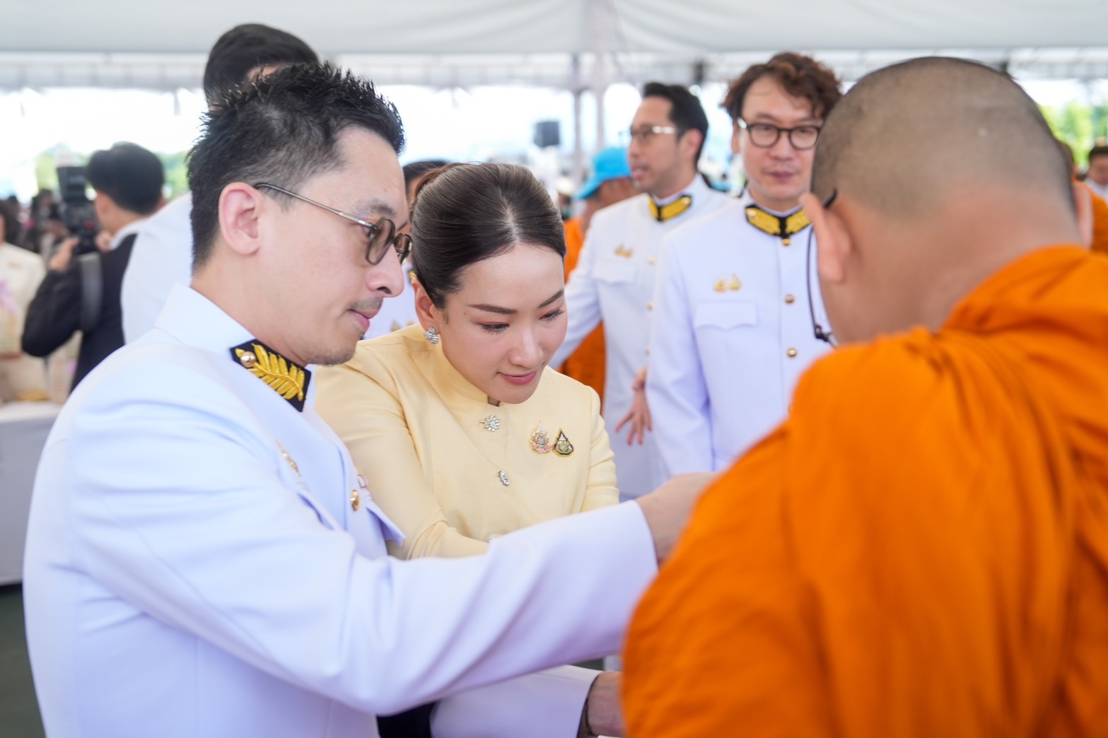 พินทองทา