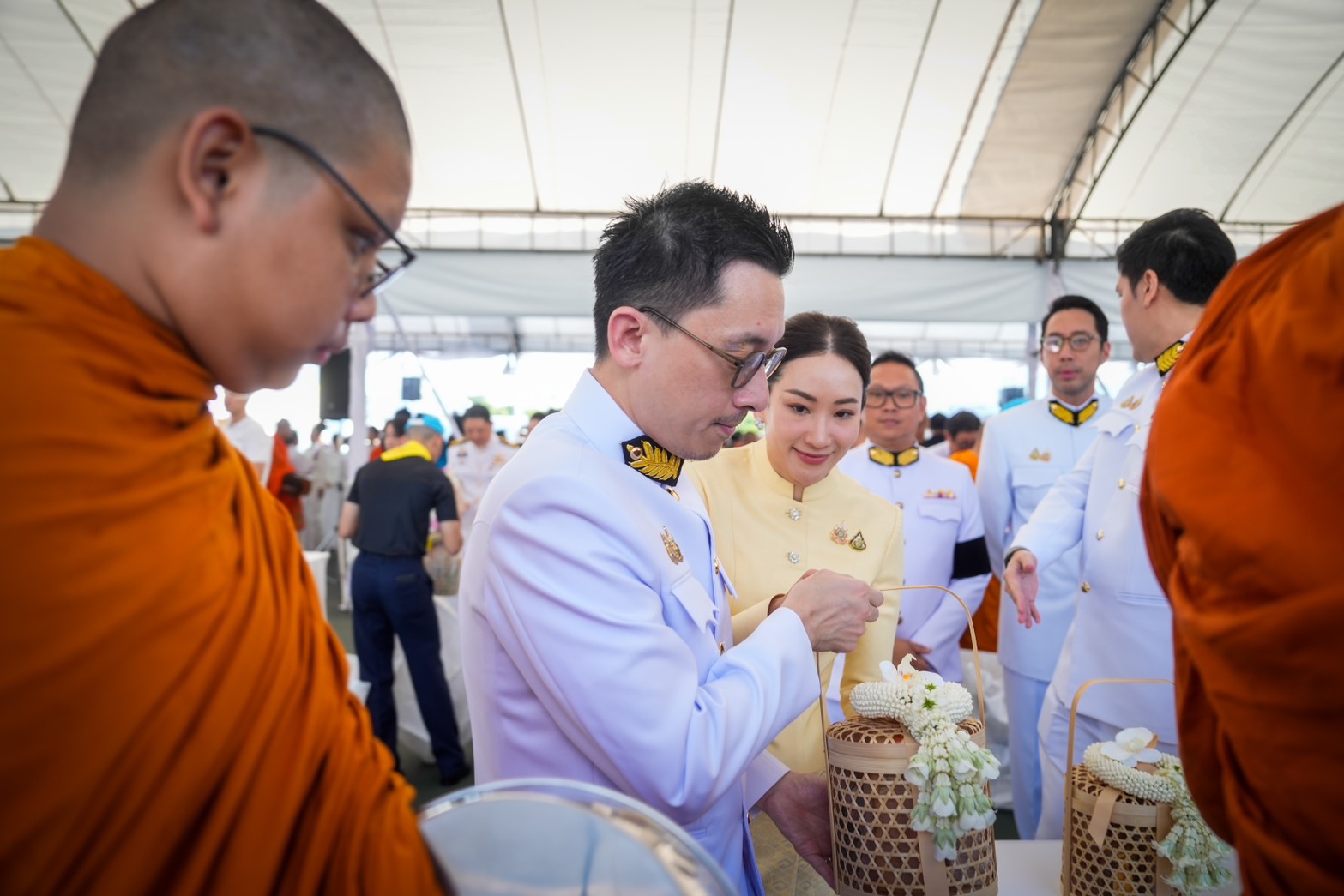 พินทองทา