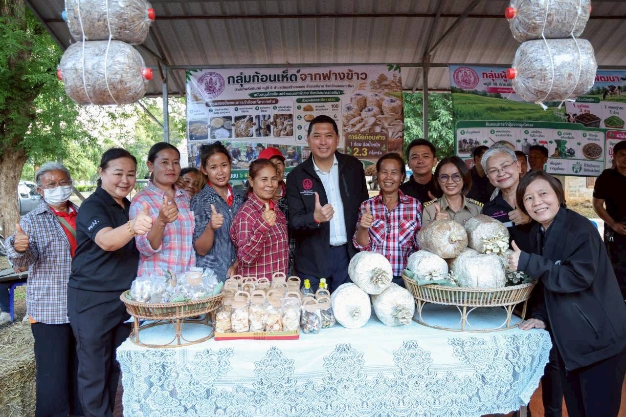 นิกร พม มอบที่ดินทำกิน-สิทธิสวัสดิการสังคม