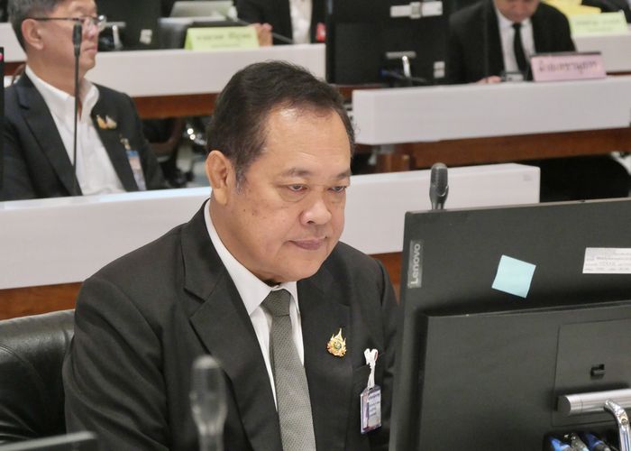 'พ.ต.อ.ทวี' กาง TOR โครงการ TH-AI Passport ชี้ปมจอโฆษณาร้านสะดวกซื้อ 1,500 สาขา เป็น ‘เกณฑ์บังคับ’ ไม่ใช่แค่ข้อเสนอทางเทคนิค