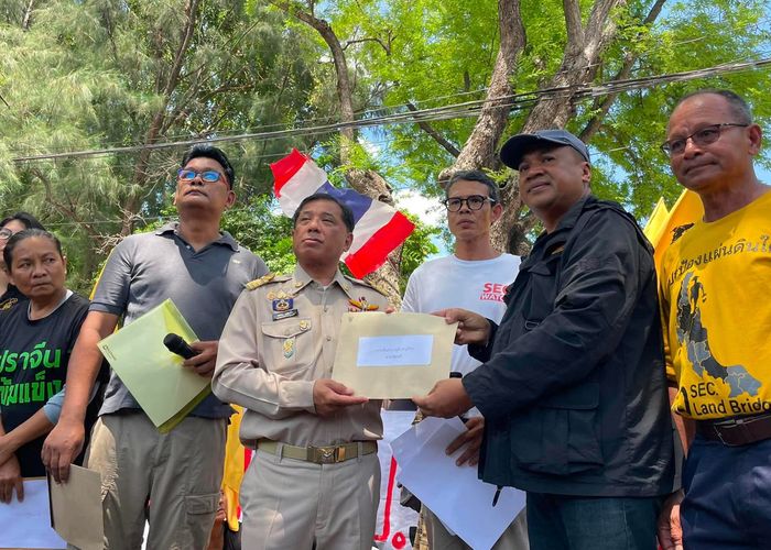 ภาคประชาชนค้าน SEC-แลนด์บริดจ์ หวั่นกระทบทรัพยากรและวิถีชุมชน ยืนยันปักหลักการชุมนุมหน้าทำเนียบรัฐบาลจนกว่าจะบรรลุ