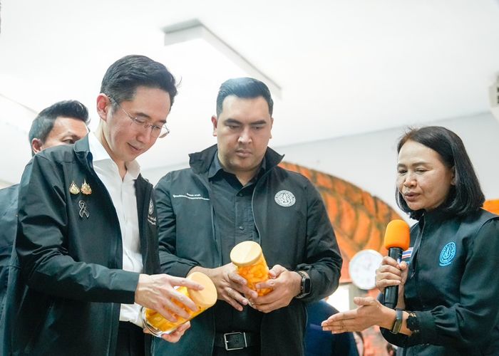 'วัชระพล' รมช.เกษตรฯ หนุนหม่อนไหมอีสาน ผ่านความร่วมมือระหว่างกรมหม่อนไหมกับมหาวิทยาลัยเทคโนโลยีราชมงคลอีสาน