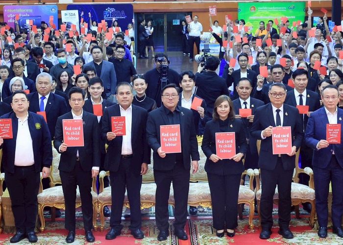 'รมว.จุลพันธ์' เปิดงาน 'รณรงค์วันต่อต้านการใช้แรงงานเด็กโลก 12 มิถุนายน' รวมพลัง Red Card เดินหน้าคุ้มครอง-ส่งเสริมโอกาส สร้างแรงงานคุณภาพสู่อนาคต