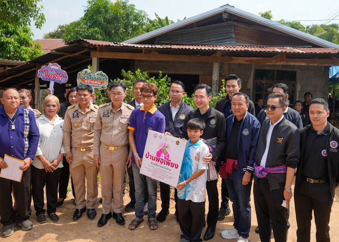 'ยศชนัน' ลงพื้นที่ยโสธร ชูต้นแบบแก้จน ผสาน AI และงานวิจัยเชิงพื้นที่ พัฒนาคนทุกวัยให้พึ่งพาตนเองได้อย่างยั่งยืน