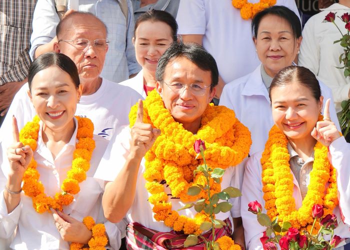ร้อยเอ็ดแลนด์สไลด์! ‘เศกสิทธิ์’ พรรคเพื่อไทย ชนะขาดเลือกตั้งนายก อบจ. ร้อยเอ็ด