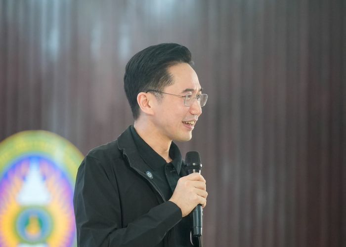 'ยศชนัน' ลุยร้อยเอ็ด ประกาศแผนแก้จน 5 ด้าน ชูนวัตกรรมเปลี่ยนรูปแบบการช่วยเหลือ สู่การสร้างขีดความสามารถให้ชุมชนพึ่งพาตนเองอย่างยั่งยืน