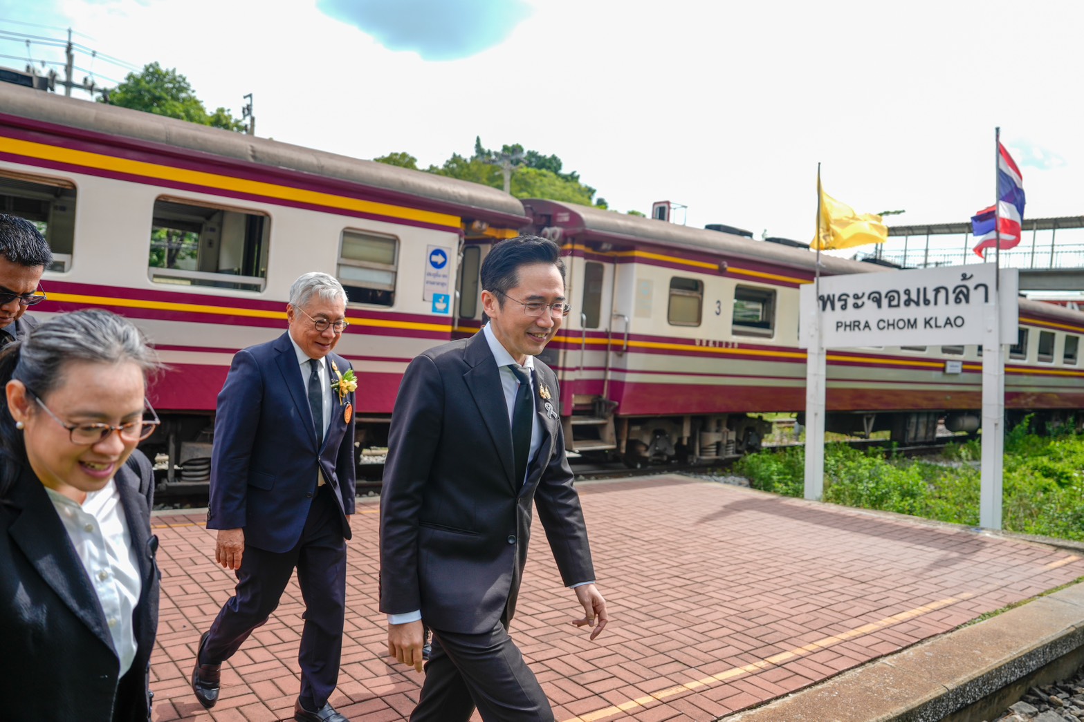 รถไฟไทยทำ ยศชนัน วงศ์สวัสดิ์ 