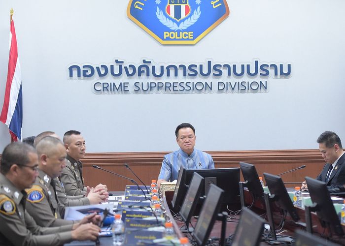 นายกฯ ร่วมแถลงข่าวคดีทุจริตสอบท้องถิ่น หลังจับกุม 3 ผู้ต้องหา ยันขยายผลเอาผิดถึงที่สุดไม่มีละเว้น