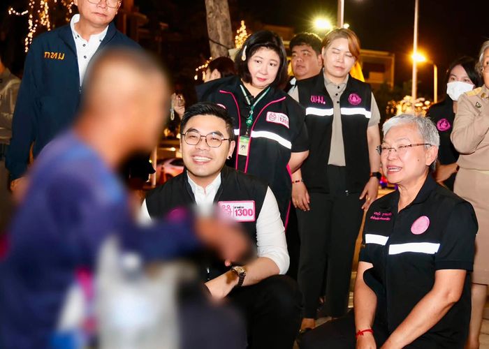 พม. ลงพื้นที่ติดตามคนไร้บ้านย่านราชดำเนิน–ตรอกสาเก ต่อเนื่อง มุ่งคุ้มครองและพัฒนาคุณภาพชีวิตกลุ่มเปราะบาง พร้อมเยี่ยมพี่น้องบ้านอิ่มใจ