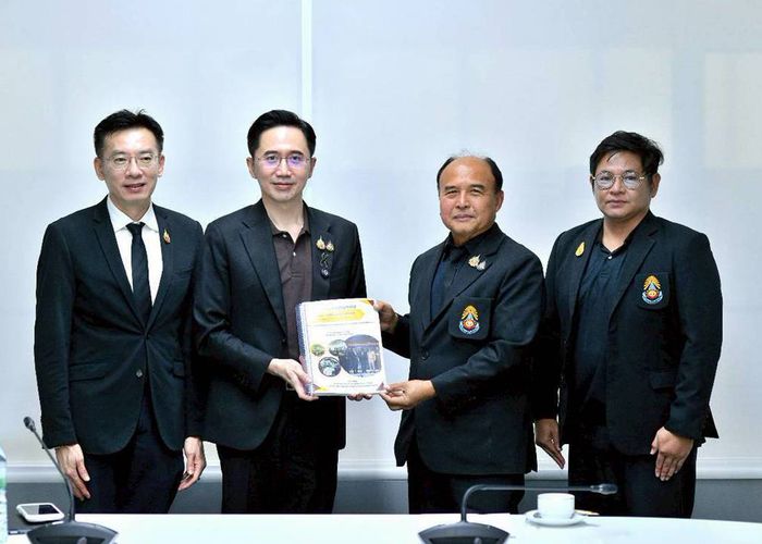 'ยศชนัน' คุย 'เทคโนปทุมวัน' เริ่มต้นเคลียร์ความขัดแย้งข้ามสถาบัน ชู 'ปทุมวันโมเดล 3 ป. 1 พ.' พร้อมดันเรียนไฮบริดลดเผชิญหน้า-สร้างรายได้