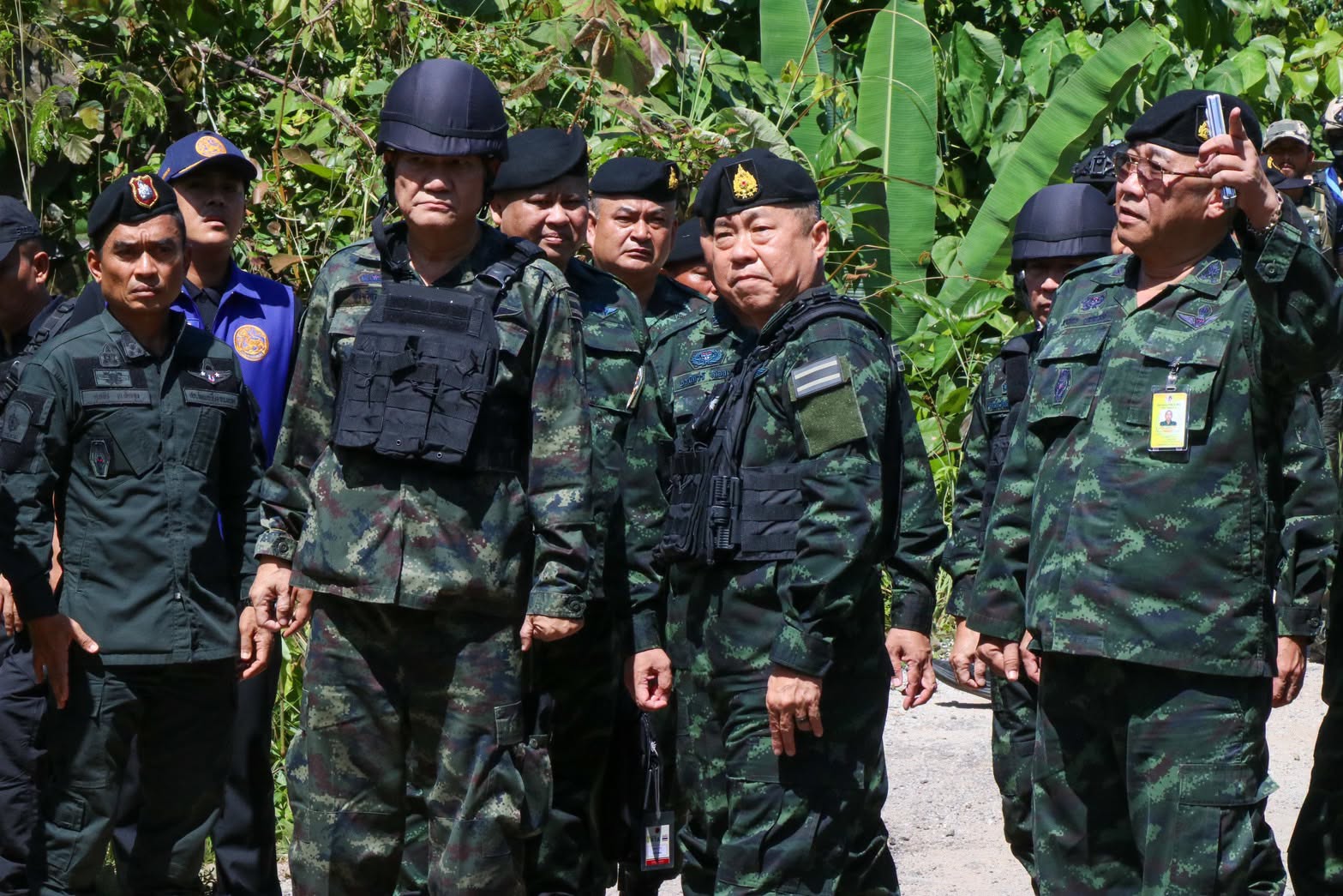 เสนาธิการทหารบก ลงพื้นที่ตรวจจุดตรวจบูเก๊ะซามี