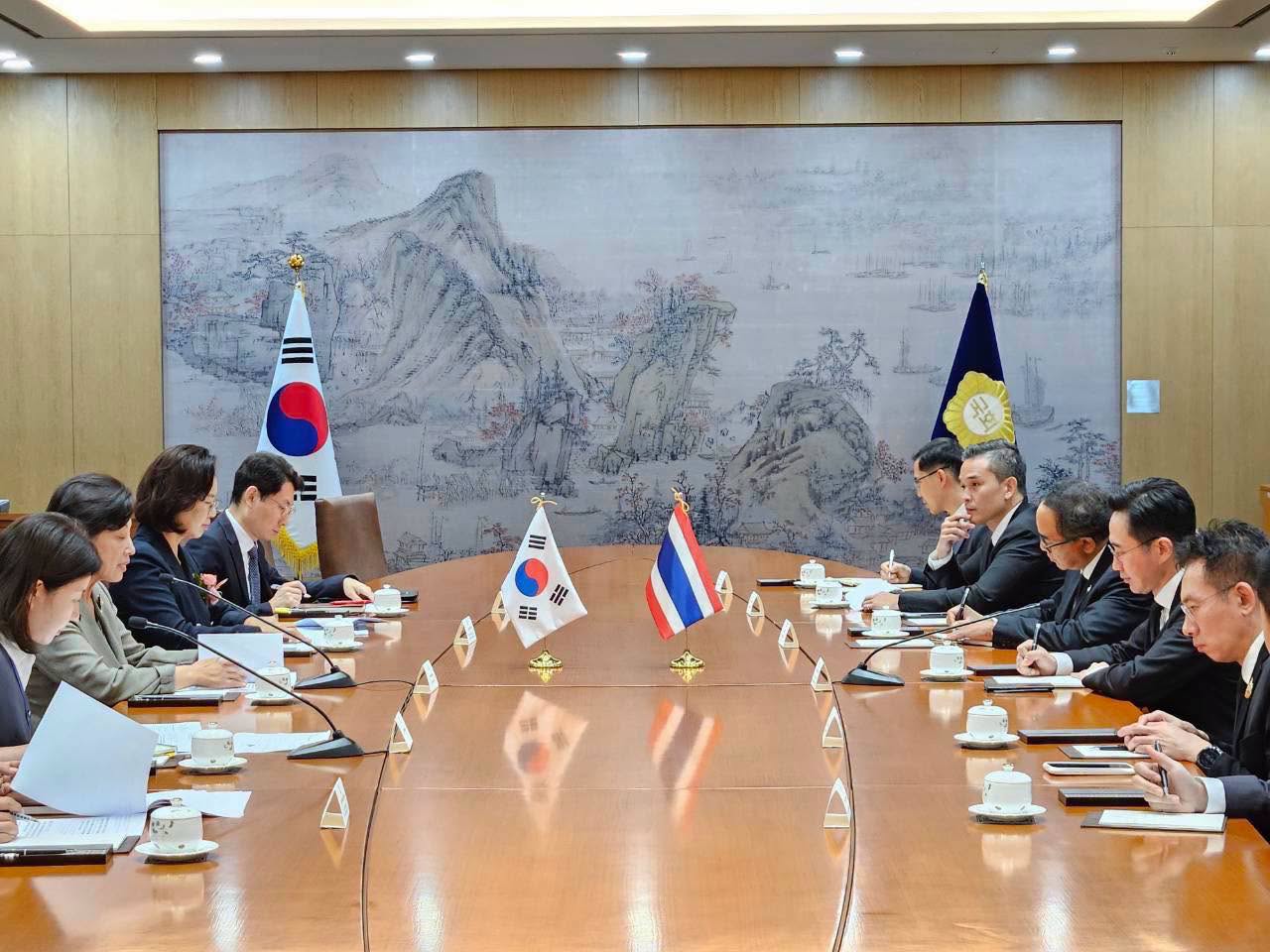 ยศชนัน ท่าอวกาศยาน