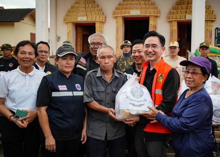 ‘ยศชนัน’ โพสต์เป็นภาษาเหนือ เยี่ยมผู้ประสบภัยน้ำท่วมน่าน วัดฝายมูล ย้ำทุกภาคส่วนเร่งเยียวยา ระยะยาวเตรียมแก้ปัญหาเรื่องป่าต้นน้ำ