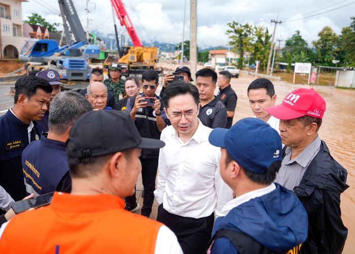 'ยศชนัน' ปักหลักบัญชาการน้ำท่วมน่านตลอดคืน สั่งลุย 6 มาตรการ สั่งอพยพพื้นที่เสี่ยงด่วน พร้อมตั้งโรงครัว-เร่งเยียวยา-ฟื้นฟูพื้นที่ 24 ชม.