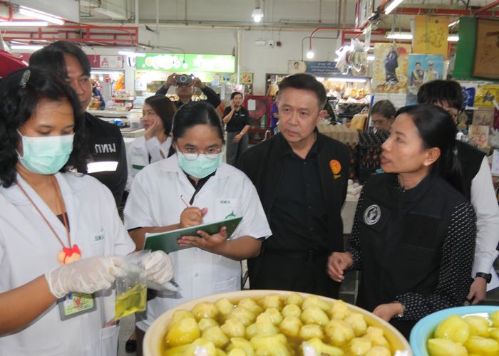 วุฒิสภา-กทม. ลงพื้นที่สุ่มตรวจอาหารใน ตลาดสามย่าน–บิ๊กซี ฟู้ดเพลส ยกระดับ 'กรุงเทพฯ เมืองอาหารปลอดภัย'