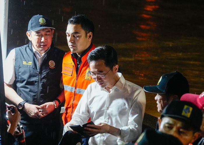 'ยศชนัน-สุริยะ-เจเศรษฐ์' ลงพื้นที่สถานีวัดน้ำ N.1 อ.เมือง จ.น่าน สั่งตั้ง Single Command รับมือน้ำท่วมน่าน