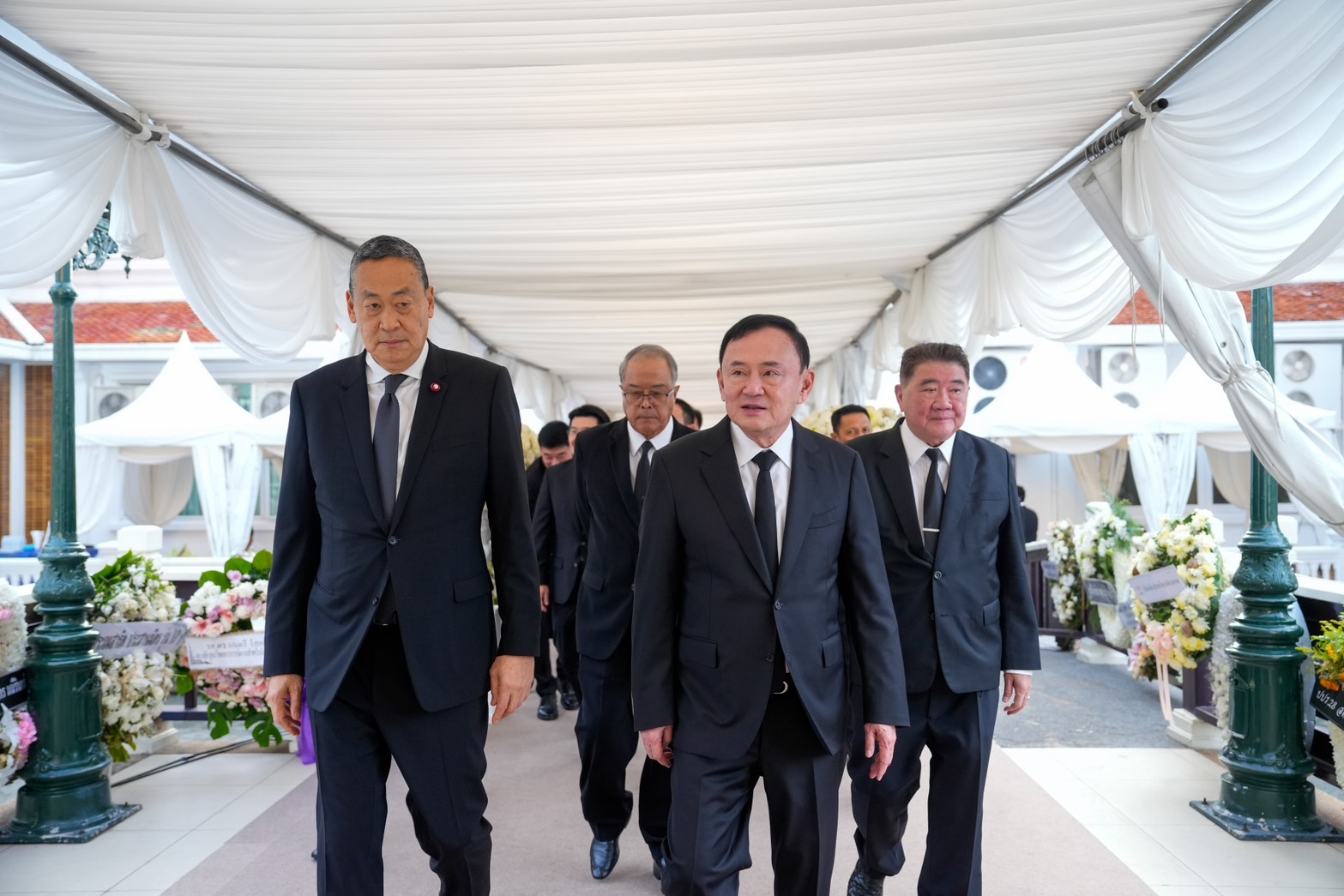 ทักษิณ ชินวัตร เศรษฐา ทวีสิน