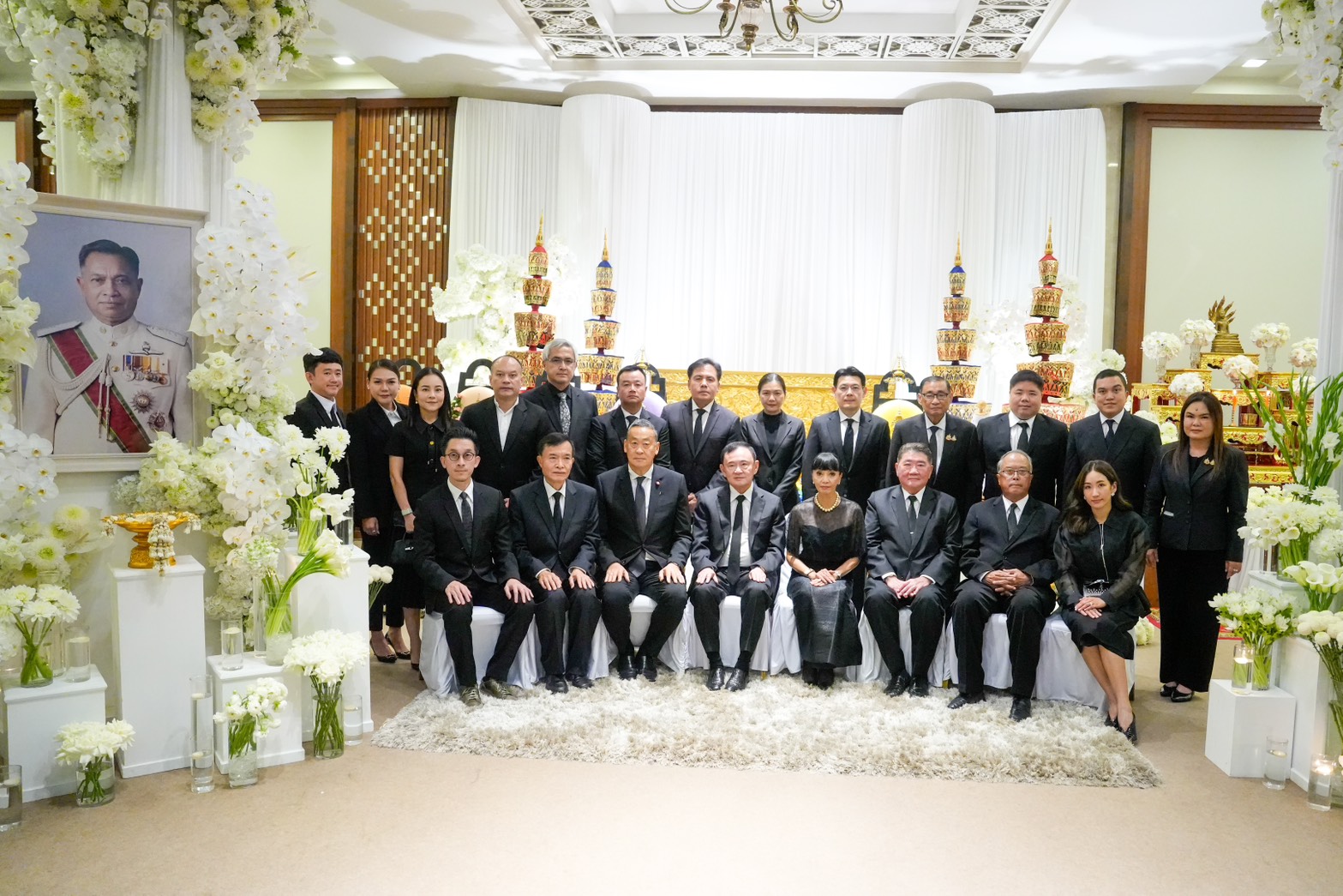 ทักษิณ ชินวัตร เศรษฐา ทวีสิน