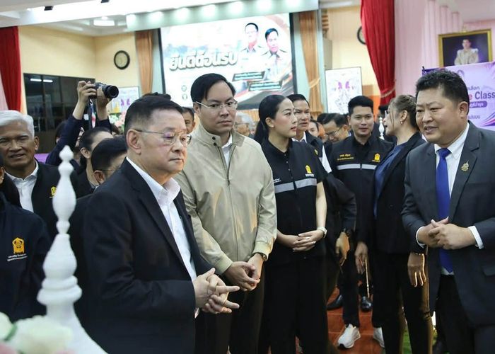 'ประเสริฐ - อัครนันท์' ลงพื้นที่กาญจนบุรี ชู 5 นโยบายพลิกโฉมการศึกษา มุ่งลดภาระครู-รื้อสูตรลดเหลื่อมล้ำ