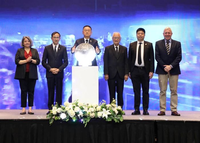 'รมว.ประเสริฐ' เปิดงานวิจัยศึกษานานาชาติ ThaiCER 2026 ชูแนวคิด 'เรียนรู้ได้ทุกที่ ทุกเวลา'