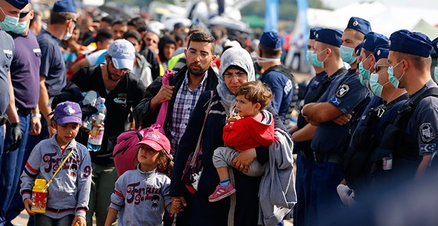 จับตาประชุมผู้นำอียูแก้วิกฤตผู้ลี้ภัยทะลักเข้ายุโรป
